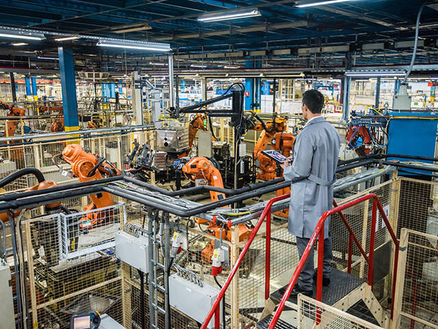 قفزة قياسية.. الصناعات التحويلية في مصر تنمو 14.7% بعد تحولها من الانكماش