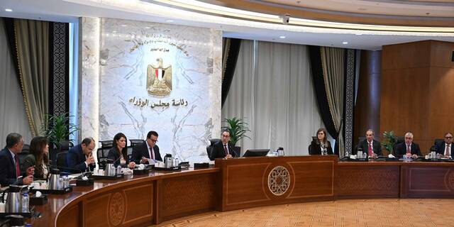 اجتماع مجلس الوزراء المصري بشأن الإعداد لمؤتمر الاستثمار المصري الأوروبي