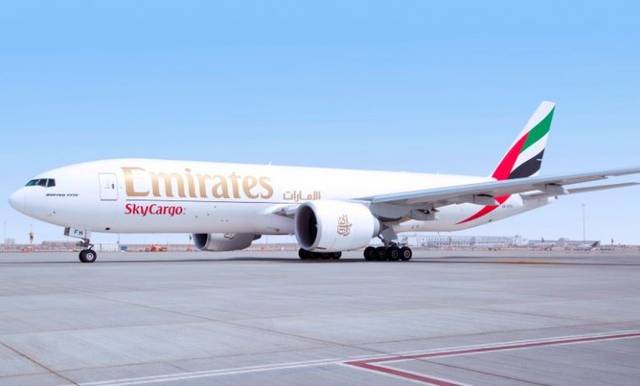 الإمارات للشحن الجوي تنقل 34 ألف طن مواد غذائية إلى البلاد