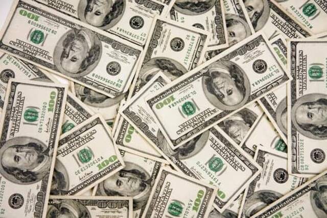 29.9 مليون دولار صافي مشتريات الأجانب في أسهم أبوظبي بختام تعاملات الأربعاء