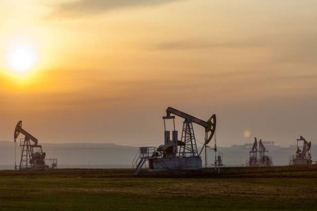Saudi output cut drives oil higher despite economic slowdown
