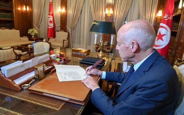 الرئيس التونسي ينيب وزيراً لحضور القمة الأفريقية.. لدواعٍ صحية