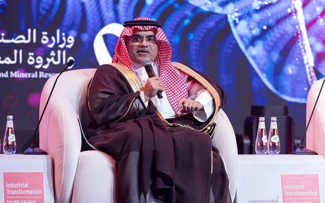 نائب وزير الصناعة يستعرض رؤية المملكة لتمكين التصنيع المتقدم خلال معرض التحول الصناعي في السعودية