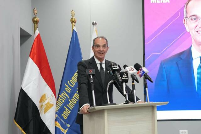 وزير الاتصالات