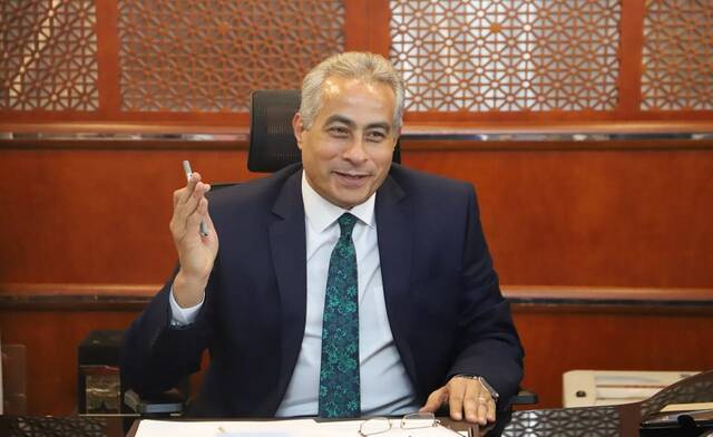 وزير العمل المصري حسن شحاتة