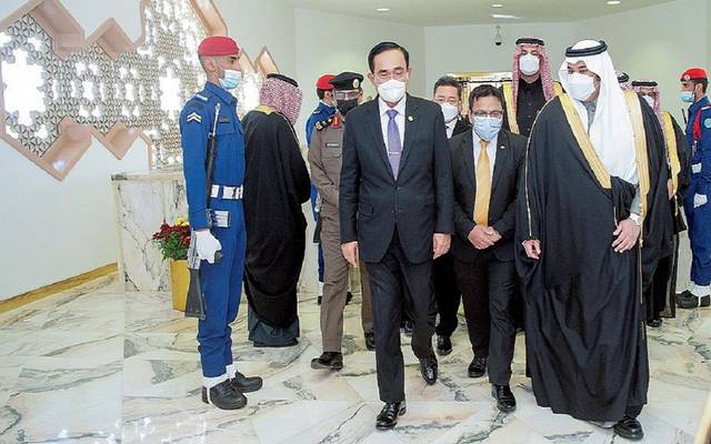 جانب من مراسم استقبال رئيس وزراء تايلند الجنرال برايوت تشان أوتشا، لدى وصوله إلى الرياض