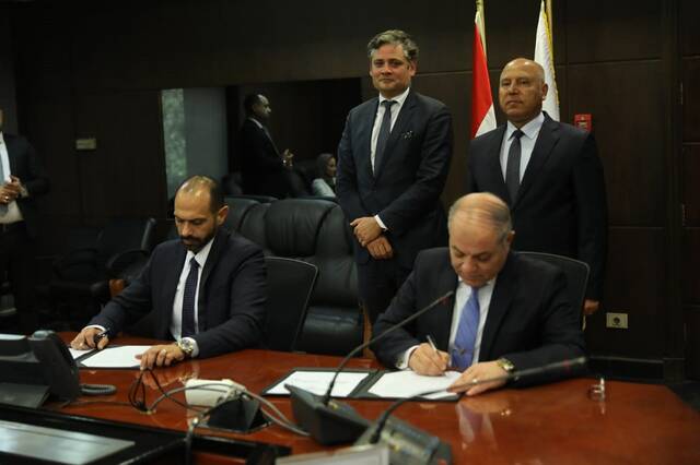 ميناء الإسكندرية يتعاقد مع تحالف مصري هولندي لإنشاء منطقة لوجستية لتداول الحبوب