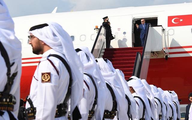 بالصور..أردوغان يصل الدوحة للمشاركة بأعمال اللجنة "القطرية التركية"