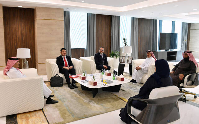 خلال الاجتماع