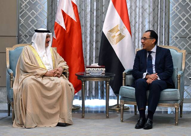 رئيس الوزراء: مصر تدعم جهود استضافة البحرين القمة العربية الـ"33" مايو المقبل