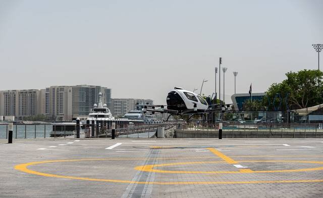 أول مهبط للطائرات العمودية الكهربائية في الإمارات