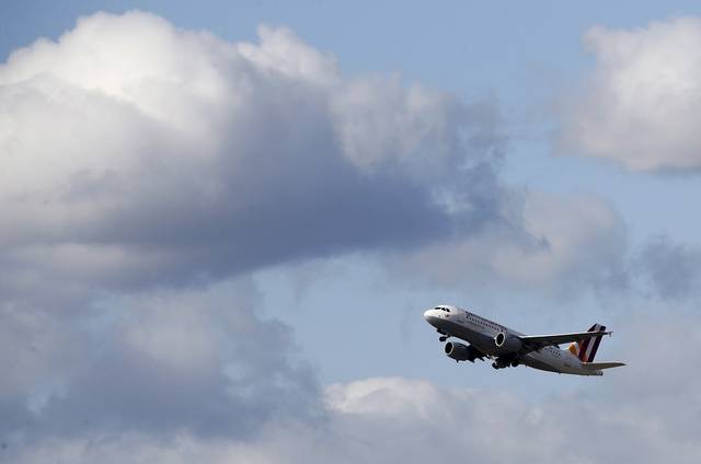 Int’l airlines face higher costs for carbon emissions - Moody’s