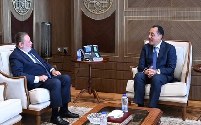 الدكتور مصطفى مدبولي رئيس مجلس الوزراء المصري حسن عبدالله محافظ البنك المركزي