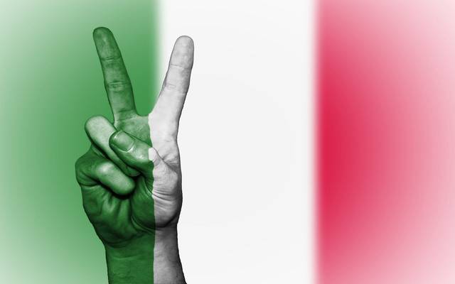 تراجع عوائد السندات الإيطالية مع تقارير بشأن تراجع الضغوط الأوروبية