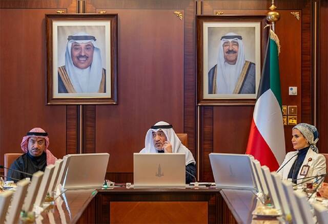 الحكومة الكويتية تبحث تسهيل معاملات زوجات المواطنين الأجنبيات