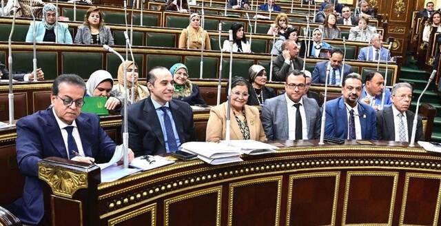 برلمان مصر يوافق مبدئياً على قانون المسؤولية الطبية.. وينهي مناقشة قانون العمل