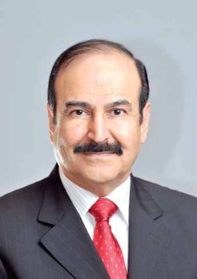 ميرزا: مباحثات لإنشاء محطة طاقة شمسية تجريبية في البحرين