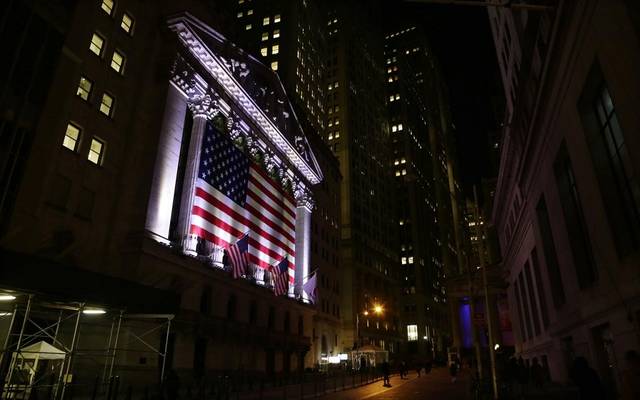 تراجع الأسهم الأمريكية بالمستهل مع ترقب التطورات السياسية