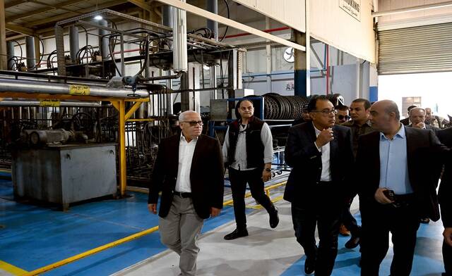 مصطفى مدبولي رئيس مجلس الوزراء المصري خلال جولة بمحافظتي بورسعيد ودمياط