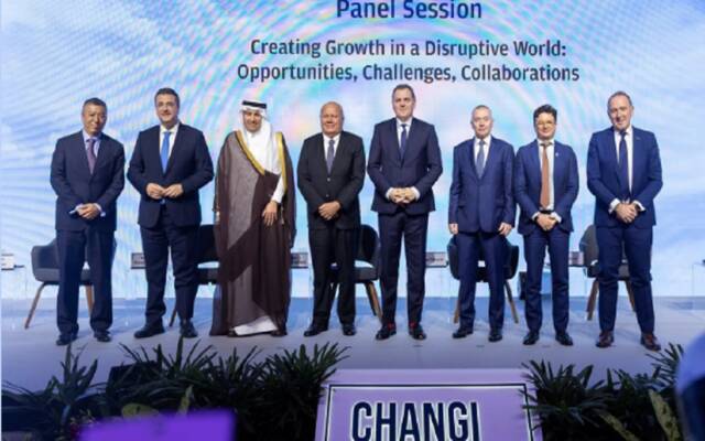 وفد المملكة المشارك في أعمال قمة شانغي للطيران