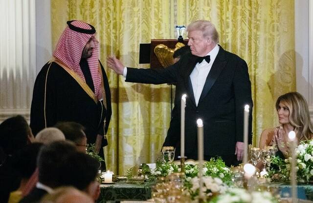 مأدبة البيت الأبيض تجمع الأمير محمد بن سلمان وماسك ورونالدو