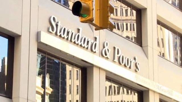 خبراء: تأثيرات سلبية لتخفيض التصنيف الائتماني لمصر