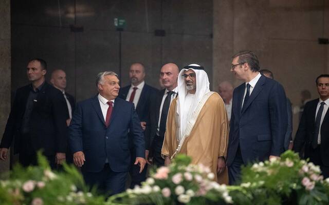 الشيخ خالد بن محمد بن زايد آل نهيان مع رئيس جمهورية صربيا ورئيس وزراء جمهورية المجر