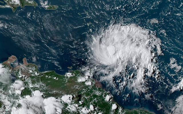 "يو.بي.إس": إعصار دوريان قد يتسبب في خسائر 25 مليار دولار