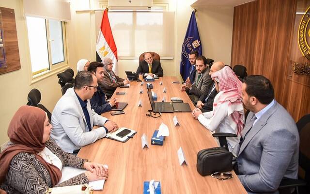 علي الغمراوي رئيس هيئة الدواء المصرية يجتمع مع ممثلي شركتي الصناعات الدوائية بالسعودية "بدائل" و"البترجي"