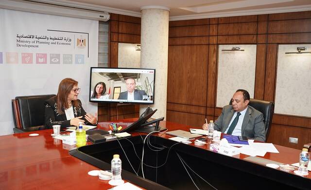 هالة السعيد وزيرة التخطيط والتنمية الاقتصادية مع رئيس مجلس إدارة صندوق مصر السيادي