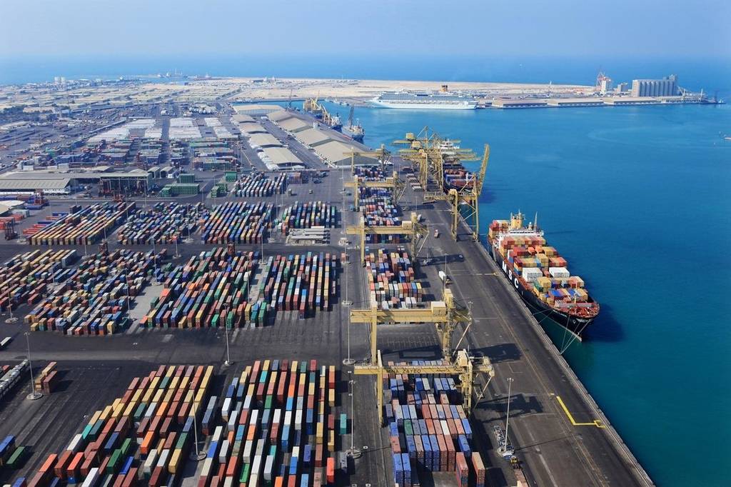 2.7 مليار دولار تجارة الإمارات وإندونيسيا خلال 2019