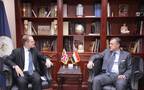 أحمد عيسى وزير السياحة والآثار مع جاريث بايلي سفير المملكة المتحدة بالقاهرة