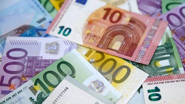 Eurozone current account surplus shrinks in September