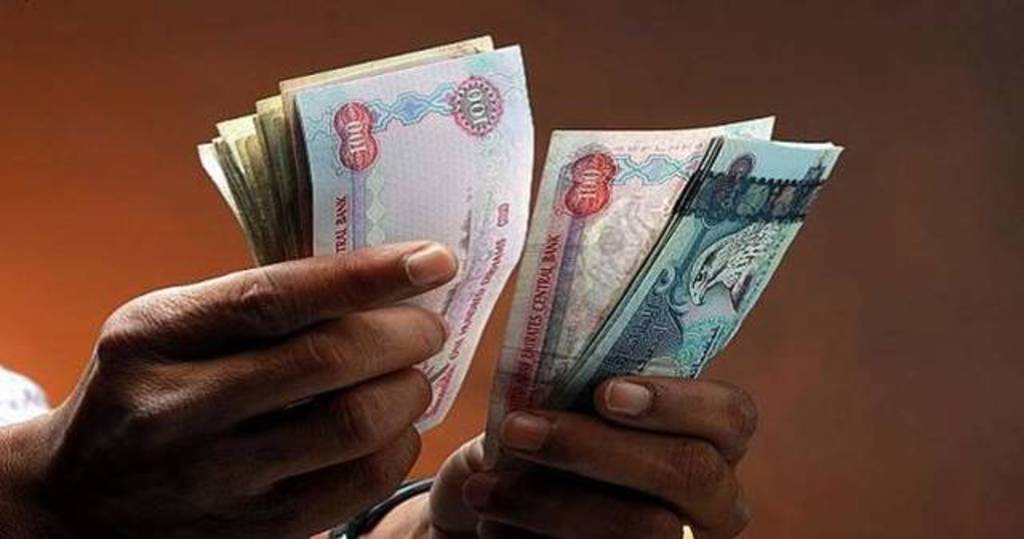 16.5 مليار درهم سيولة نقدية جديدة متداولة خارج البنوك الإماراتية