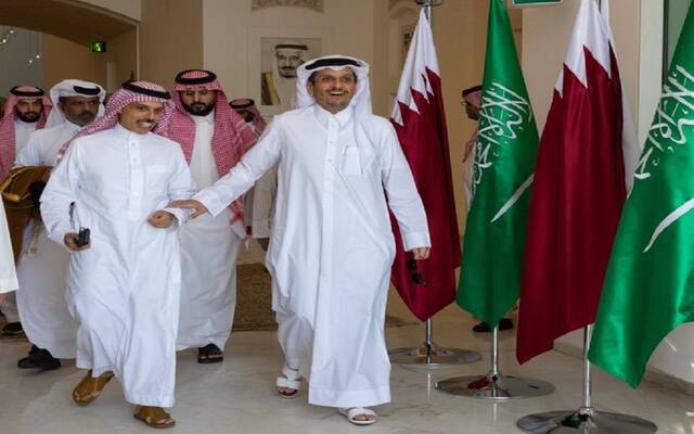 الأمير فيصل بن فرحان بن عبدالله وزير الخارجية والشيخ محمد بن عبدالرحمن بن جاسم آل ثاني رئيس مجلس الوزراء وزير خارجية دولة قطر