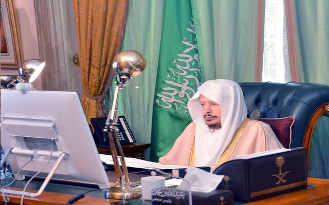 رئيس مجلس الشورى خلال الجلسة المنعقدة عبر الاتصال المرئي