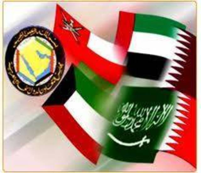 قطر بها ثاني أكبر دين عام بين دول التعاون الخليجي 