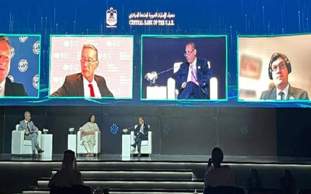 الرقابة المالية المصرية تشارك في حلقة نقاشية حول التمويل الأخضر بدبي