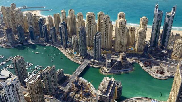 دبي تتصدر أشهر وجهات السفر لحجوزات الفنادق