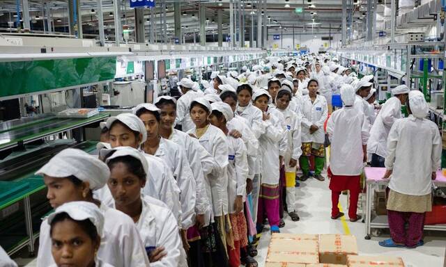 الهند تخفض الجمارك على أجزاء الهواتف الذكية لجذب المصنعين 