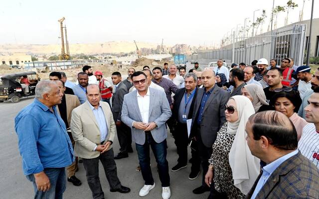 المهندس شريف الشربيني وزير الإسكان والمرافق والمجتمعات العمرانية المصري