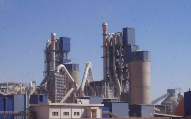 مصنع تابع لشركة أسمنت المدينة