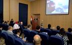 وزير النقل المصري خلال مؤتمر صحفي