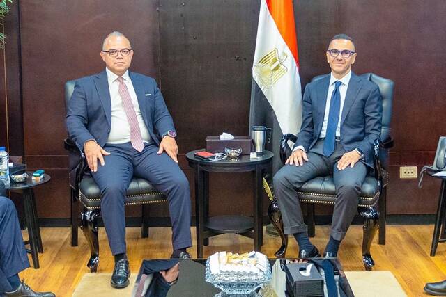 "الاستثمار" المصرية و"هيئة الرقابة" تبحثان تحسين بيئة الأعمال لجذب رؤوس الأموال