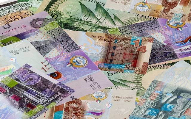 الدينار الكويتي يستقر أمام 7 عملات عربية وأجنبية