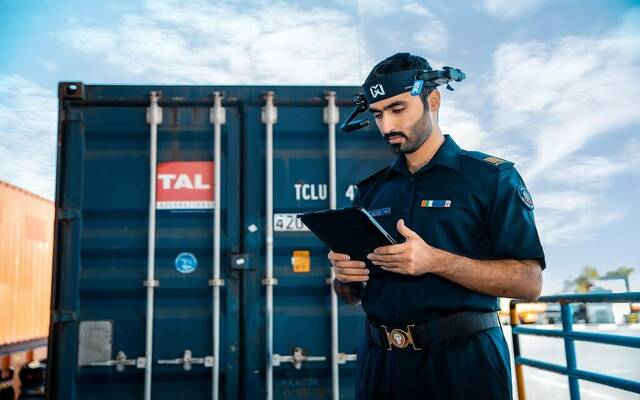 المعاملات الجمركية الرقمية عبر منافذ أبوظبي تنمو 37% خلال النصف الأول