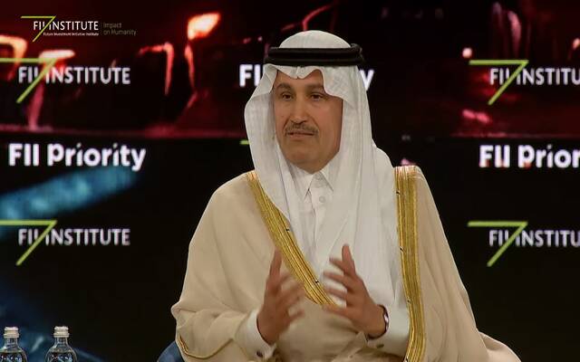 وزير النقل والخدمات اللوجستية، صالح الجاسر، خلال جلسة حوارية ضمن مشاركته في قمة أولوية أوروبا 2026