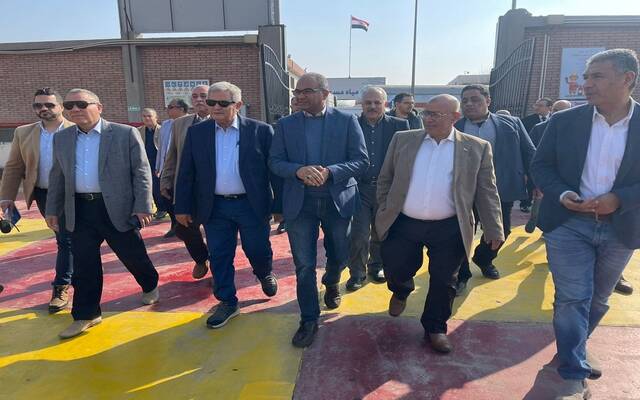 نائب وزير الإسكان يتابع سير العمل بمنظومة مياه الشرب والصرف الصحي بالقاهرة