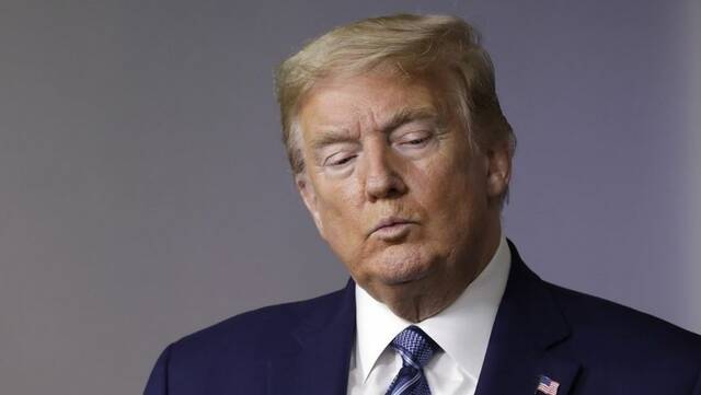 ترامب يتجه إلى طوكيو لإجراء محادثات تجارية وأمنية