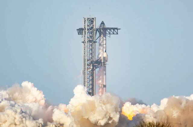 إيلون ماسك يطلق الرحلة التاسعة لصاروخ ستارشيب